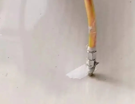 桐柏瓷砖空鼓维修公司专业解答在瓷砖铺贴过程中，如果使用的砂料过粗（如全部使用了粗砂），可能会导致以下问题